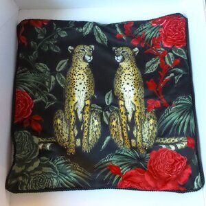 Cheetah pillow cover